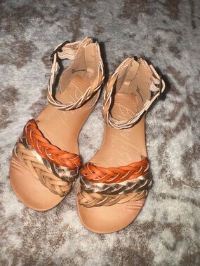 Girls Blowfish Malibu Delite in Dune/Lotus/Rose Gold